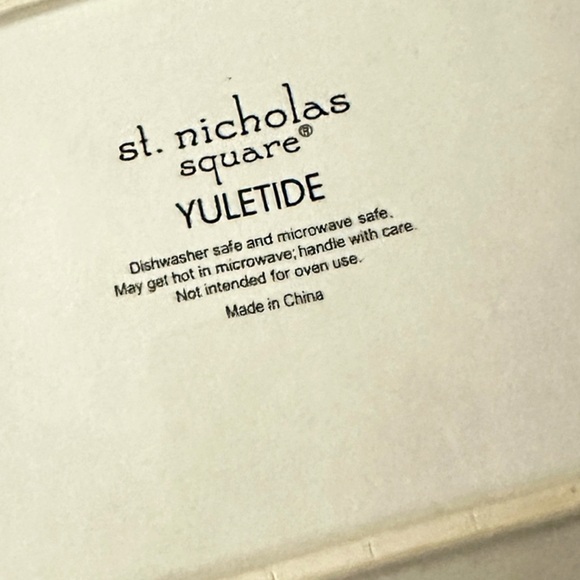 Holiday St Nicholas Square Yuletide plate - Picture 2 of 2